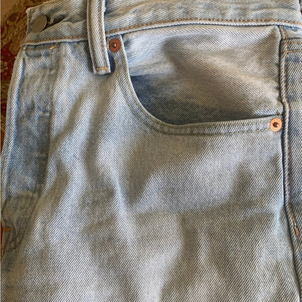 Levi’s 501 W32 L37.